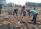 Peduli Lingkungan Jajaran Polres Jember Bersih-bersih Pantai Puger